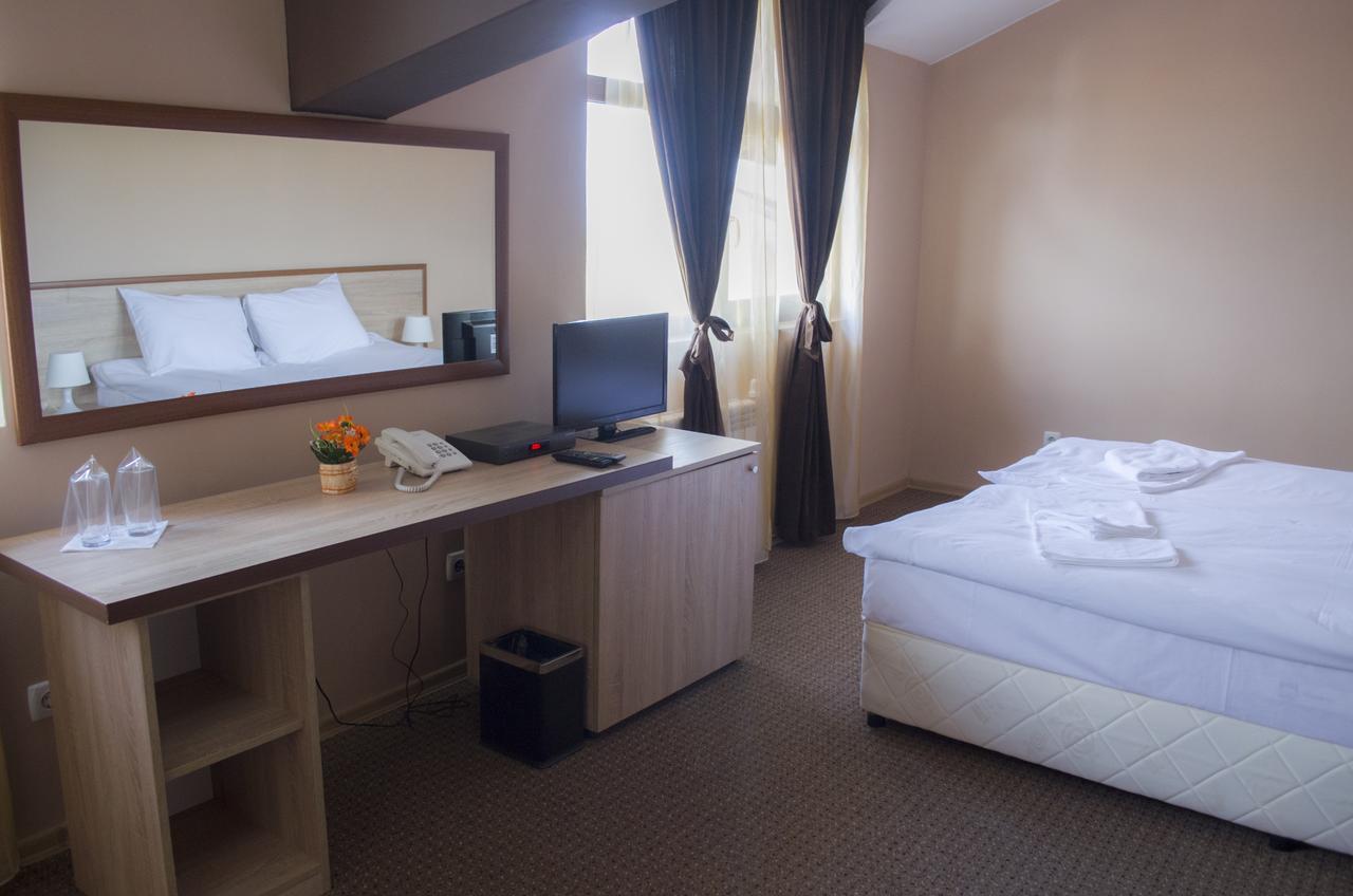 Maribel Spa Hotel Koprilova Екстериор снимка